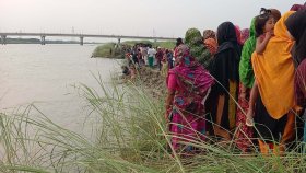 ফুফুর বাড়িতে বেড়াতে এসে নদীতে নেমে কিশোরী নিখোঁজ