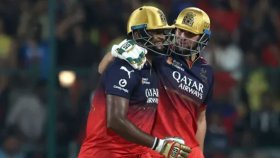 চেন্নাইয়ের বিপক্ষে বেঙ্গালুরুর ২ রানের শ্বাসরুদ্ধকর জয়