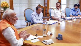 ভারত-পাকিস্তান উত্তেজনার মধ্যেই মোদির সঙ্গে এয়ার চিফ মার্শালের বৈঠক