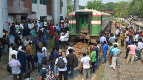রাজশাহী থেকে সাড়ে তিন ঘণ্টা পর বনলতা এক্সপ্রেস ট্রেন ছাড়লো