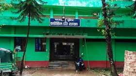 গভীর রাতে ঘরে ঢুকে ছুরিকাঘাতে বৃদ্ধাকে হত্যা