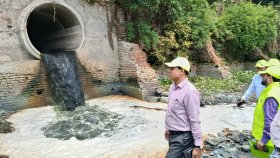 বুড়িগঙ্গায় বর্জ্য নিষ্কাশন: পরিবেশ অধিদফতরের যৌথ অভিযান
