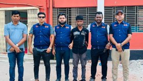 পুলিশের প্রিজনভ্যান থেকে পালানো আসামি ৩০ ঘণ্টার অভিযানে আটক