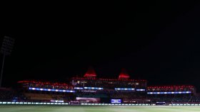 ফ্লাডলাইট বন্ধ, নিরাপত্তা শঙ্কায় বাতিল পাঞ্জাব-দিল্লির ম্যাচ