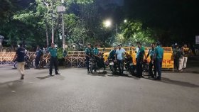 যমুনার সামনে আইনশৃঙ্খলা বাহিনীর সতর্ক অবস্থান