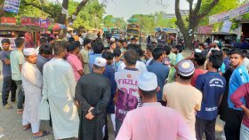 আওয়ামী লীগ নিষিদ্ধের দাবিতে ইবি শিক্ষার্থীদের মহাসড়ক অবরোধ