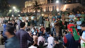 ‘মার্চ টু যমুনা’ ঘোষণা দিয়ে হোটেল ইন্টারকন্টিনেন্টালের সামনে হাসনাতরা