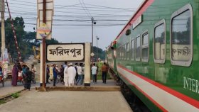 ১৫ ঘণ্টা পর সচল দক্ষিণাঞ্চলে ট্রেন চলাচল, পয়েন্টম্যানের বিরুদ্ধে বিভাগীয় ব্যবস্থা