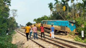 শ্রীমঙ্গল তেলবাহী ট্রেনের ইঞ্জিন লাইনচ্যুত