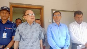 দেশ এখন খাদ্যে স্বয়ংসম্পূর্ণ, যথেষ্ট মজুত রয়েছে: খাদ্য উপদেষ্টা