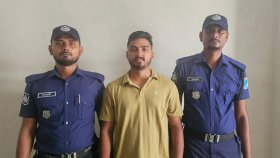 লঞ্চে তরুণীদের মারধরের ঘটনায় মামলা, আসামি সেই যুবকসহ ২৫ জন