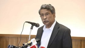 ফ্যাসিস্ট শাসকের পলায়ন গণতন্ত্রের প্রাথমিক বিজয়: আলী রীয়াজ