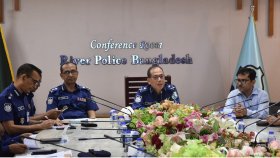 নৌ পথে ঈদযাত্রা ও পশুবাহী নৌযান নিরাপত্তায় কাজ করছে পুলিশ: অতিরিক্ত আইজিপি