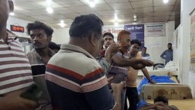 অস্ত্রের মুখে বাড়ি থেকে তুলে নিয়ে হত্যা, খালে লাশ ফেলতে আসা দুজনকে গণপিটুনি