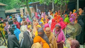 এক মোটরসাইকেলে ৪ জন, বাসের ধাক্কায় প্রাণ গেলো মা-মেয়েসহ তিন জনের