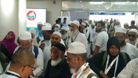 ৪১৮ যাত্রী নিয়ে সিলেট থেকে উড়লো প্রথম হজ ফ্লাইট