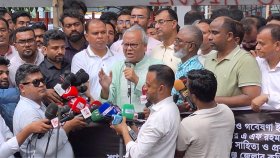 একপক্ষকে সাদরে বরণ, জবি শিক্ষার্থীদের লাঠিচার্জ কেন: রিজভী