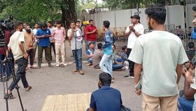 দাবি না মানলে লাগাতার কর্মসূচির ঘোষণা জবি শিক্ষার্থীদের