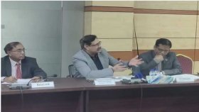 ভিয়েতনামে পণ্য খালাস এক দিনে, বাংলাদেশে লাগে এক সপ্তাহ: অ্যামচেম সভাপতি
