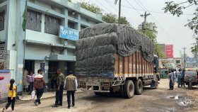 ১০ মাসে হিলি স্থলবন্দরে রাজস্ব ঘাটতি ৪৬ কোটি ৭৬ লাখ টাকা