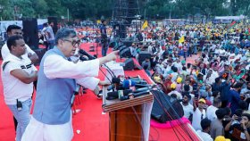 তিন উপদেষ্টাকে বিদায় করুন, আপনি কি চান নির্বাচনের জন্য যমুনামুখী লংমার্চ করুক জনগণ