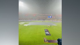 বৃষ্টিতে পরিত্যক্ত ম্যাচ, কলকাতার বিদায়