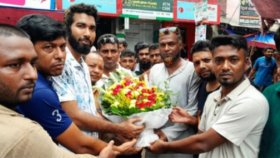 আ.লীগ নেতাসহ শতাধিক ব্যবসায়ীর এনসিপিতে যোগদান