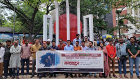 দলীয় নেতার সঙ্গে মামলা বাণিজ্যে জড়িয়েছে পুলিশ, সাংবাদিক মুক্তির দাবিতে মানববন্ধনে বক্তারা