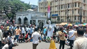 ইশরাক সমর্থকদের বিক্ষোভ, গুলিস্তানে যান চলাচল বন্ধ