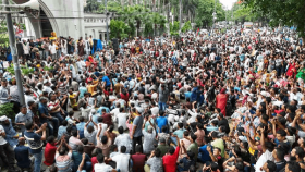 মঙ্গলবারও নগরভবনের সামনে অবস্থান করবেন ইশরাক সমর্থকরা 