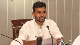ইশরাক হোসেনের শপথ নিয়ে আইনি জটিলতা আছে: আসিফ মাহমুদ