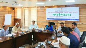 আইন-বিধি মেনে দাফতরিক কার্যক্রম পরিচালনা করতে হবে: তথ্য সচিব