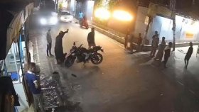 রাজধানীতে প্রকাশ্যে যুবককে কোপানোর ভিডিও ভাইরাল