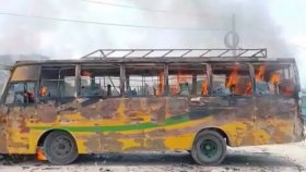 গোপালগঞ্জে সড়কে প্রাণ হারালো যুবক, বাসে আগুন