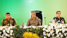 র‌্যাব সদস্যদের অতীত ভুলে নতুন উদ্যমে কাজ করার আহ্বান স্বরাষ্ট্র উপদেষ্টার
