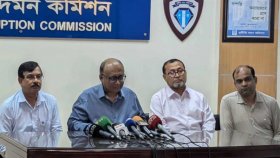 ‘অসত্য তথ্য দেওয়ায় শেখ হাসিনার বিরুদ্ধে ব্যবস্থা নেবে দুদক ও ইসি’