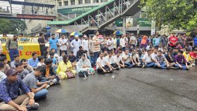 এবার শাহবাগ ও ইন্টারকন্টিনেন্টাল মোড় অবরোধ করলো ছাত্রদল