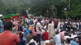 যমুনা থেকে মৎস্য ভবন পর্যন্ত সড়কে ইশরাক সমর্থকরা, যান চলাচলে ভোগান্তি