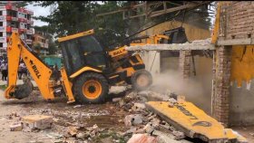 গোপালগঞ্জ শহরে অবৈধ স্থাপনা উচ্ছেদ