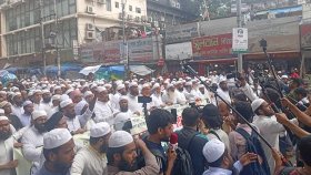 মান-অভিমান ভুলে প্রধান উপদেষ্টা ও সেনাপ্রধানকে দায়িত্ব পালনের আহ্বান মামুনুল হকের