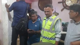 ২০ বছর আগে যে শিশুটিকে পালক আনলেন, তার হাতেই খুন মা