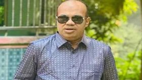 গ্রেফতার আ.লীগ নেতাকে পুলিশের কাছ থেকে ছিনিয়ে নিলো এলাকাবাসী