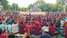 ৫ দিনে গড়ালো পবিস কর্মীদের অবস্থান কর্মসূচি