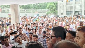 বিক্ষোভে উত্তাল সচিবালয়