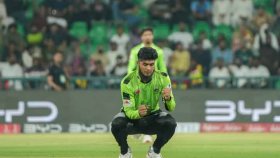 ফাইনালে লাহোরের একাদশে রিশাদ, বাদ সাকিব