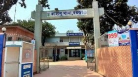 বগুড়ায় অস্ত্রের মুখে জিম্মি করে শিক্ষকের বাড়িতে ডাকাতি