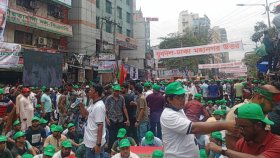 তারুণ্যের সমাবেশে নেতাকর্মীদের স্রোত সামাল দেওয়া যাচ্ছে না, দফায় দফায় হাতাহাতি