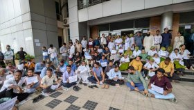 নিরাপত্তাহীনতায় কর্মবিরতিতে চক্ষু বিজ্ঞান ইনস্টিটিউটের ডাক্তার-নার্স ও কর্মচারীরা