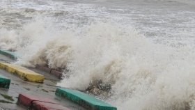 লঘুচাপের প্রভাবে পটুয়াখালীতে বৃষ্টি, বন্দরে ৩ নম্বর সতর্ক সংকেত