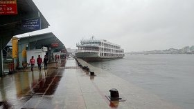 লঞ্চ চলাচল বন্ধ, ঘাটে এসে বিপাকে যাত্রীরা 